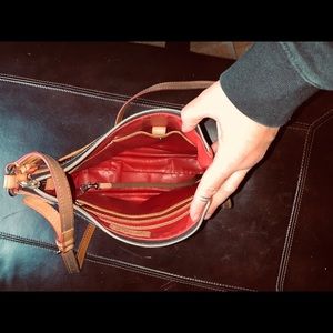 Crossbody Dooney and Burke
